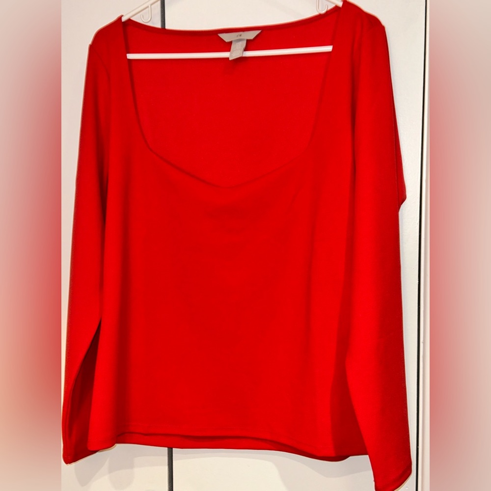 H&M Fitted Jersey Top. Sweetheart Neckline Long Sleeve.